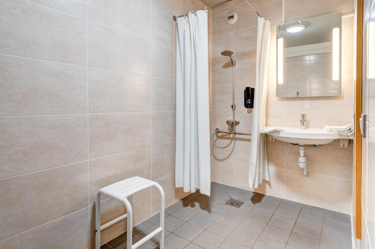 B&B Hotel Louveciennes Le Port-Marly Luaran gambar
