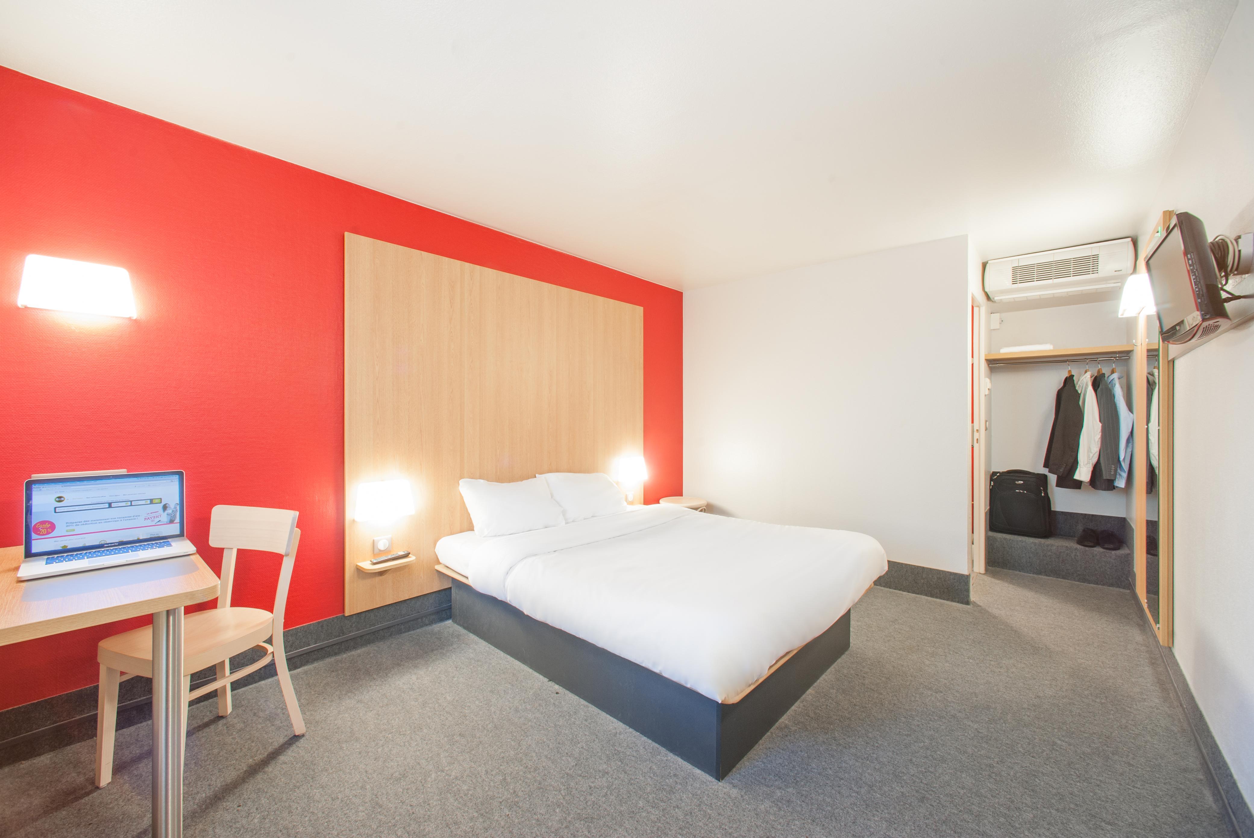 B&B Hotel Louveciennes Le Port-Marly Luaran gambar